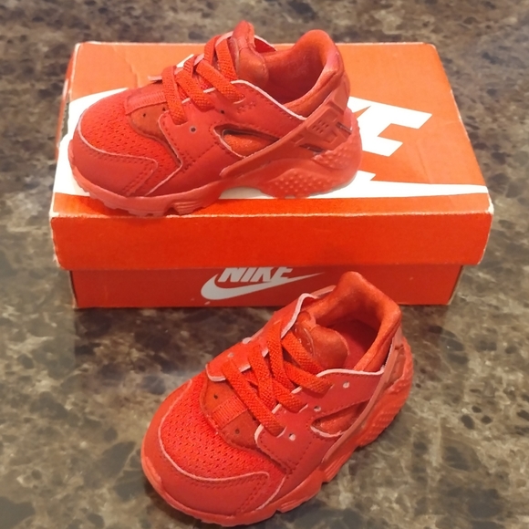 Toddler Shoes Red Nike Huarache Run size 5 - Picture 8 of 14